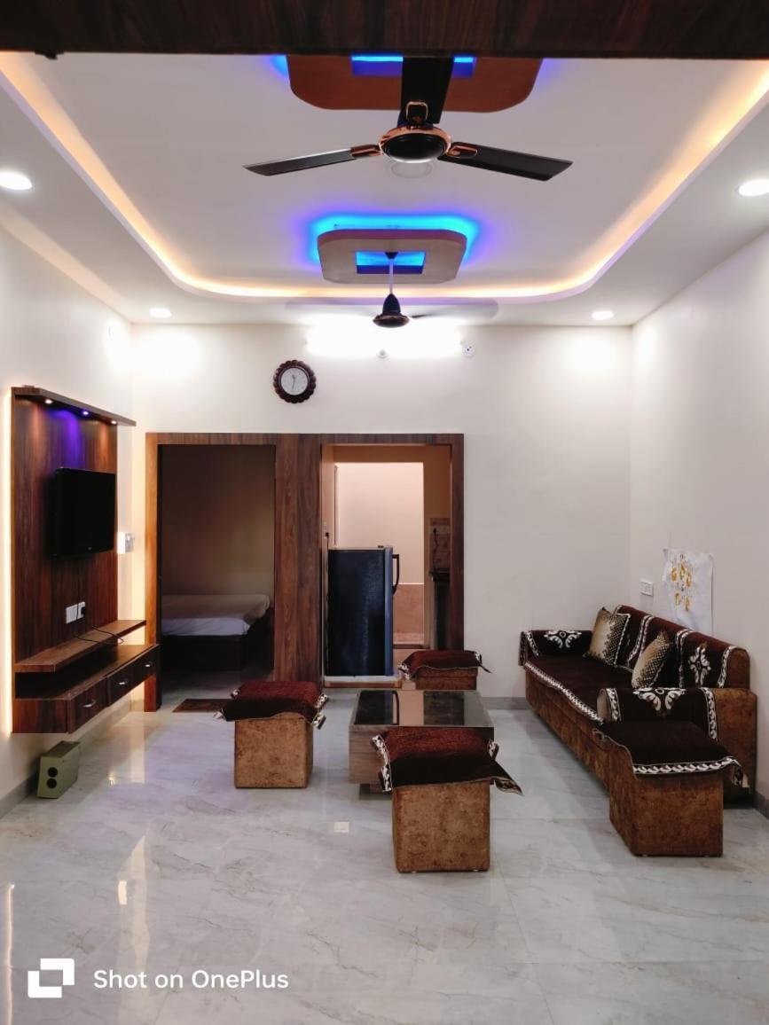 Nandi Homes Homestay Удджайн Экстерьер фото